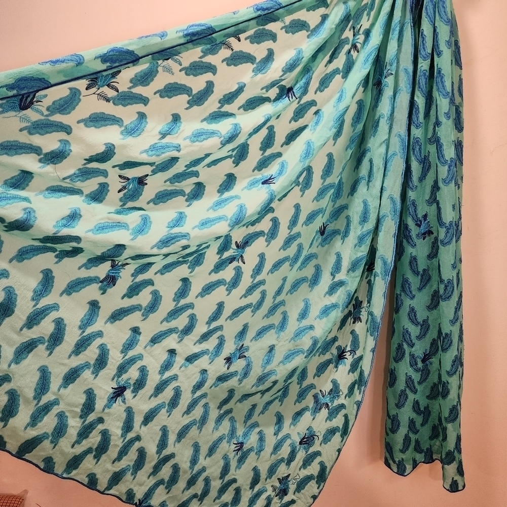 Green large embroidered scarf